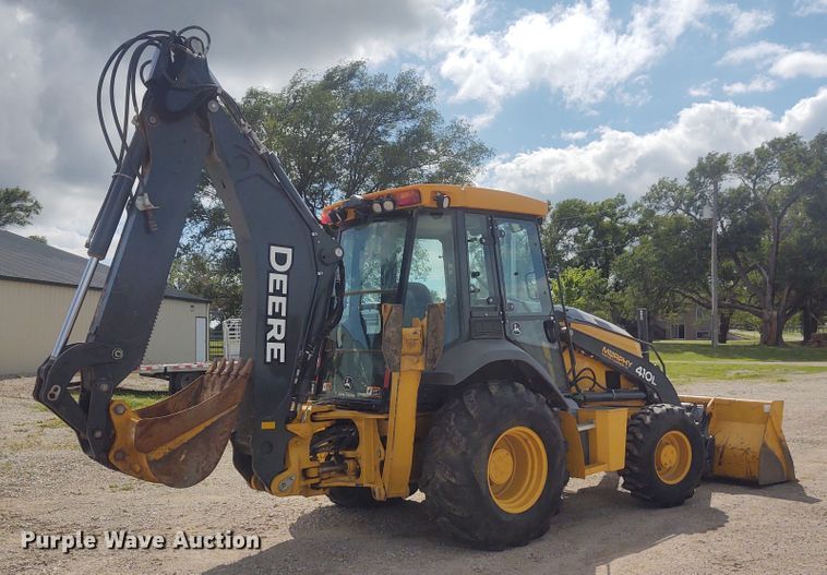 image for item IK9318 2018 John Deere 410L  backhoe