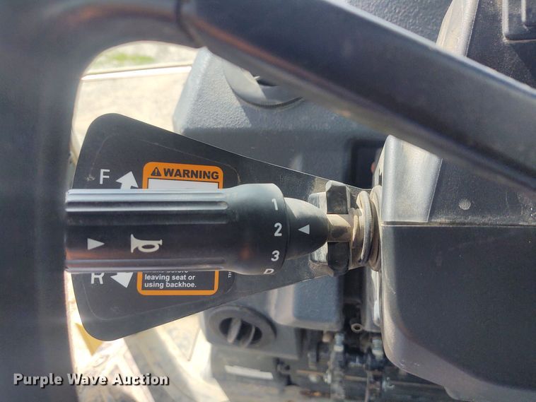 image for item IK9318 2018 John Deere 410L  backhoe