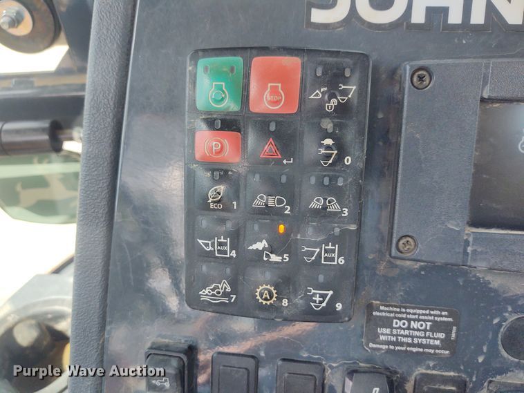 image for item IK9318 2018 John Deere 410L  backhoe