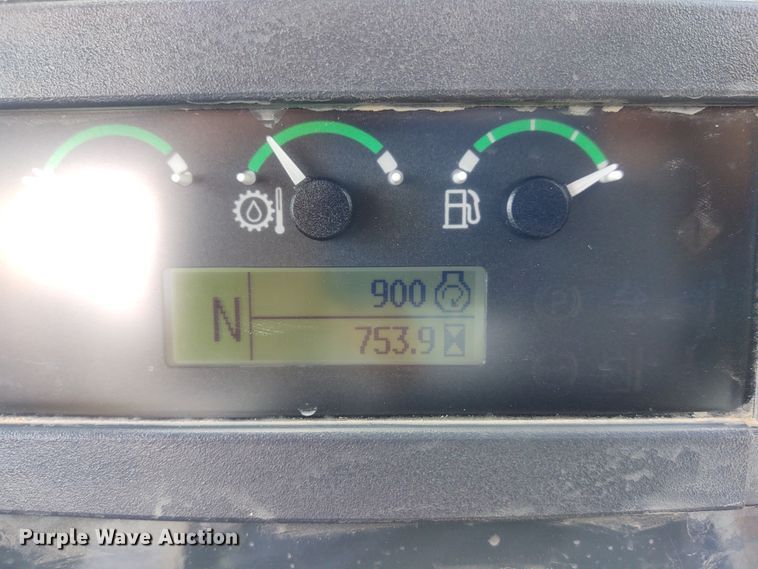 image for item IK9318 2018 John Deere 410L  backhoe