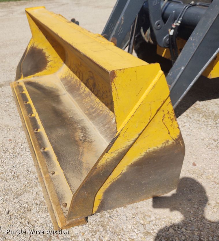 image for item IK9318 2018 John Deere 410L  backhoe