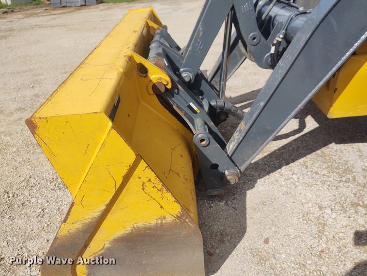 image for item IK9318 2018 John Deere 410L  backhoe