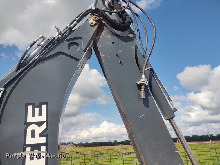 image for item IK9318 2018 John Deere 410L  backhoe