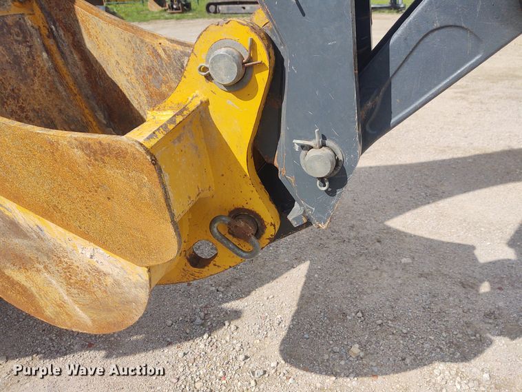 image for item IK9318 2018 John Deere 410L  backhoe