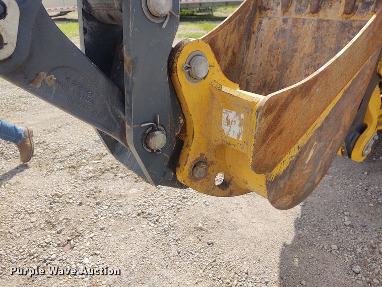 image for item IK9318 2018 John Deere 410L  backhoe
