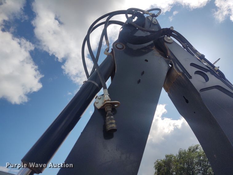 image for item IK9318 2018 John Deere 410L  backhoe