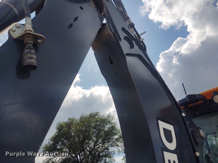 image for item IK9318 2018 John Deere 410L  backhoe