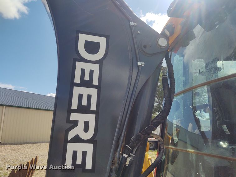 image for item IK9318 2018 John Deere 410L  backhoe