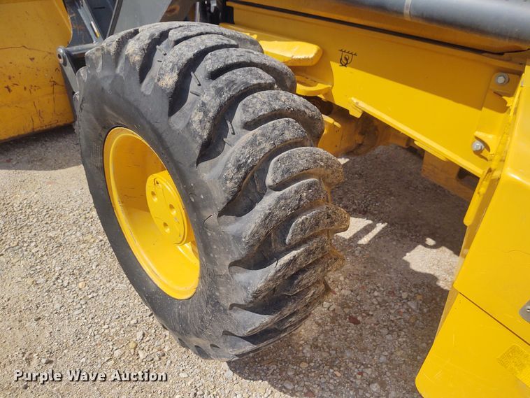 image for item IK9318 2018 John Deere 410L  backhoe