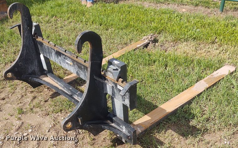 image for item IK9320 John Deere Worksite Pro 64"L backhoe forks