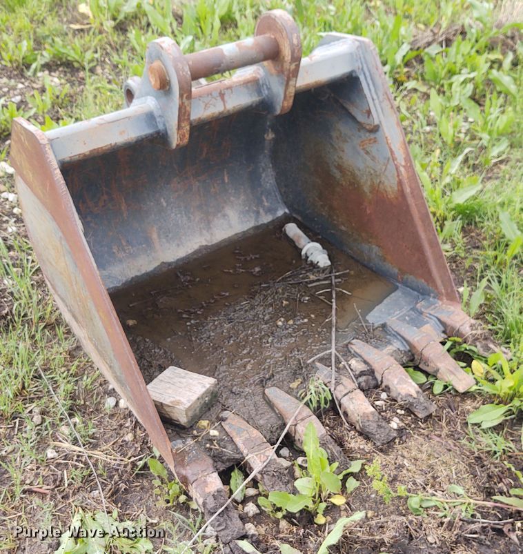 image for item IK9323 36"W backhoe bucket
