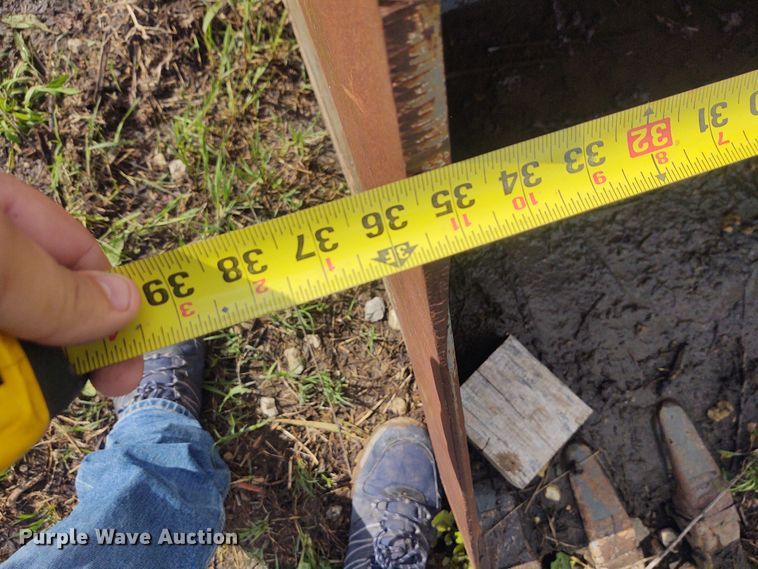 image for item IK9323 36"W backhoe bucket