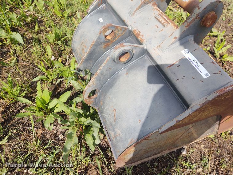 image for item IK9323 36"W backhoe bucket