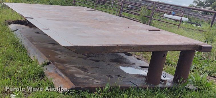 image for item IK9325 Trench box