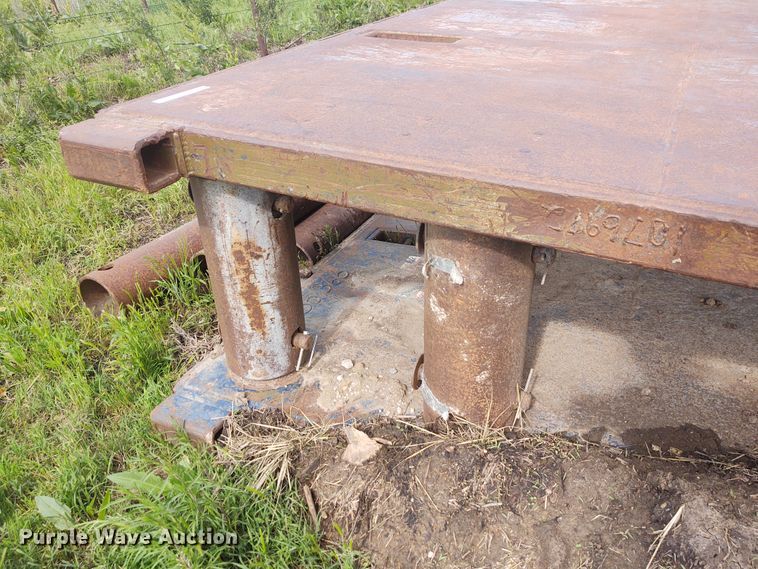 image for item IK9325 Trench box