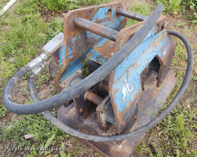 image for item IK9327 OAC 200 excavator plate compactor