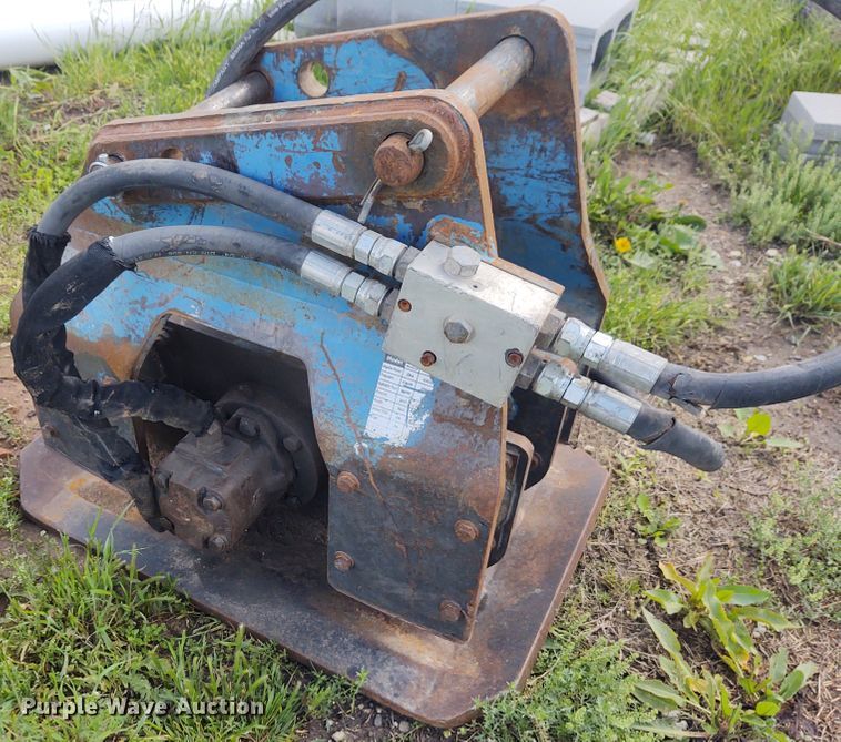 image for item IK9327 OAC 200 excavator plate compactor