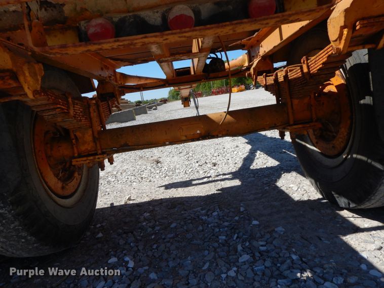 image for item IL9366 1995 Eagle UT&B Model H  pole trailer