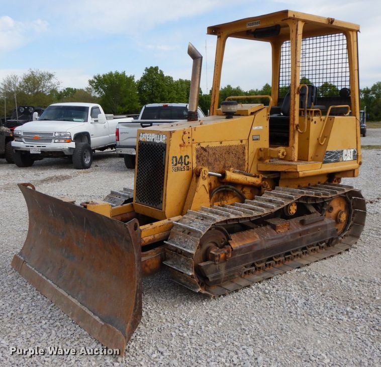 image for item IL9368 1993 Caterpillar D4C  Series II dozer