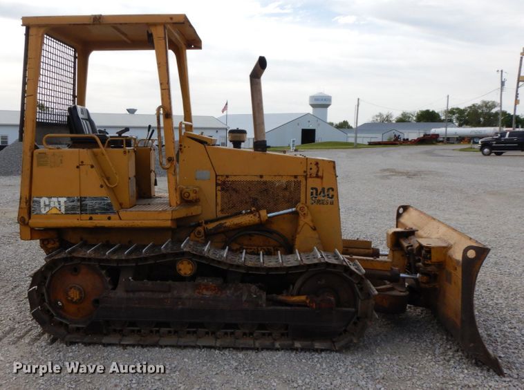 image for item IL9368 1993 Caterpillar D4C  Series II dozer