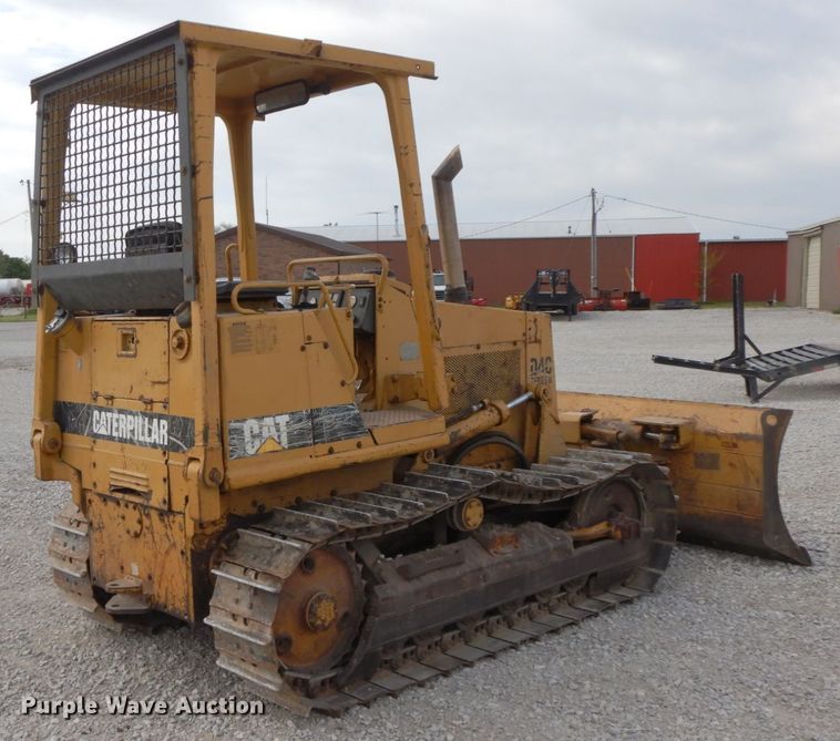 image for item IL9368 1993 Caterpillar D4C  Series II dozer