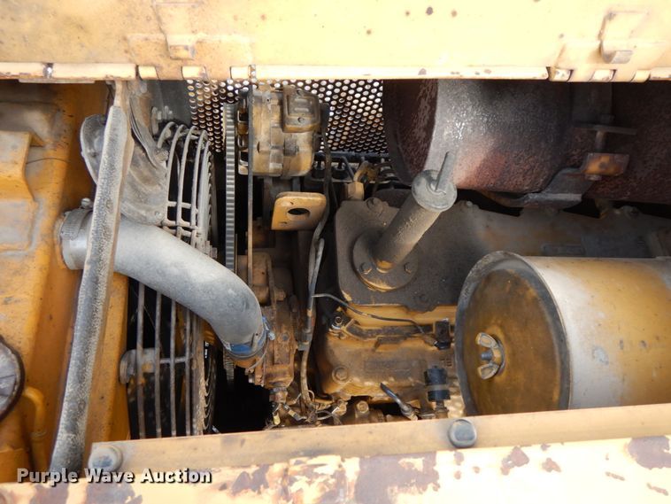 image for item IL9368 1993 Caterpillar D4C  Series II dozer