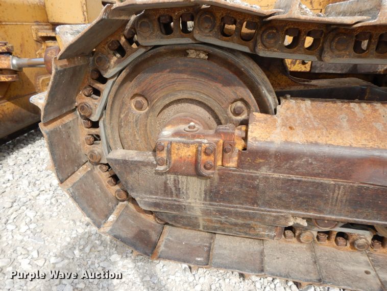 image for item IL9368 1993 Caterpillar D4C  Series II dozer