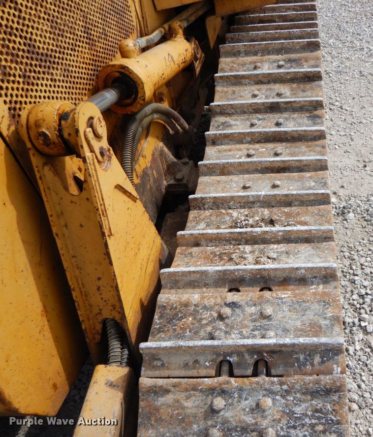 image for item IL9368 1993 Caterpillar D4C  Series II dozer