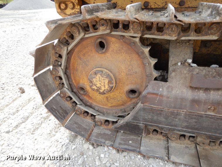 image for item IL9368 1993 Caterpillar D4C  Series II dozer