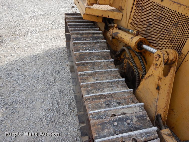 image for item IL9368 1993 Caterpillar D4C  Series II dozer