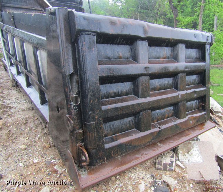 image for item IL9370 Heil  dump bed