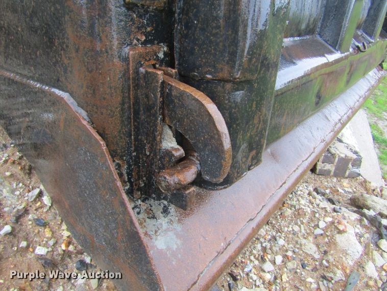 image for item IL9370 Heil  dump bed