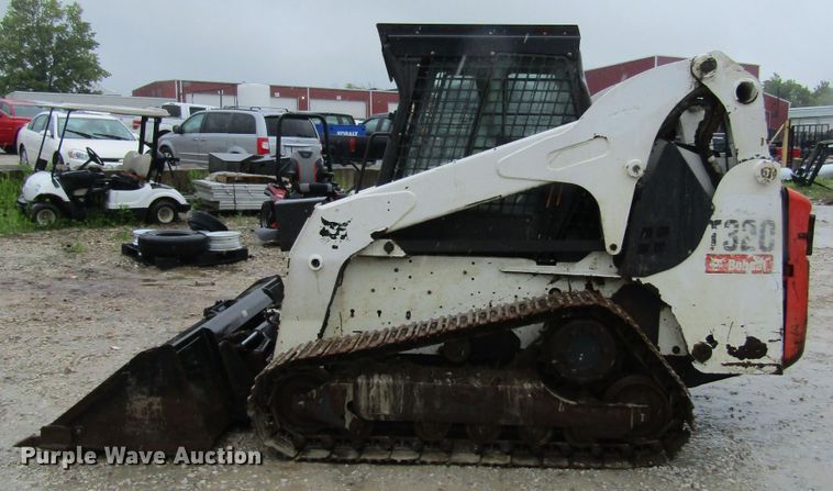 image for item IL9374 2011 Bobcat T320  tracked skid steer loader
