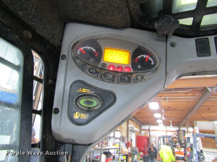 image for item IL9374 2011 Bobcat T320  tracked skid steer loader