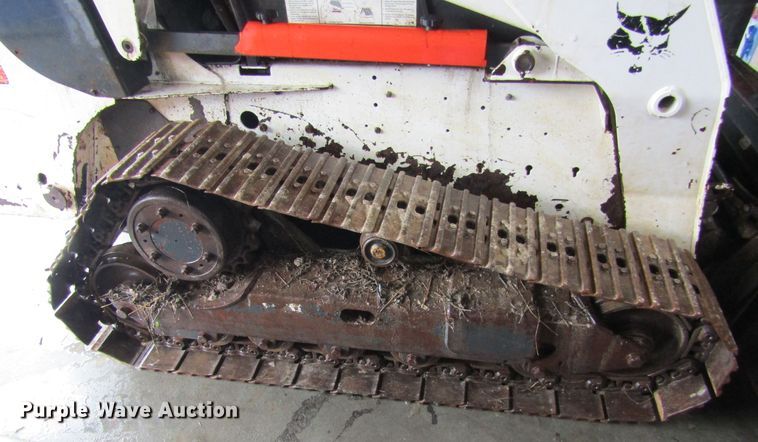 image for item IL9374 2011 Bobcat T320  tracked skid steer loader