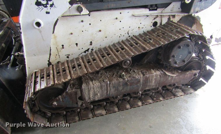 image for item IL9374 2011 Bobcat T320  tracked skid steer loader