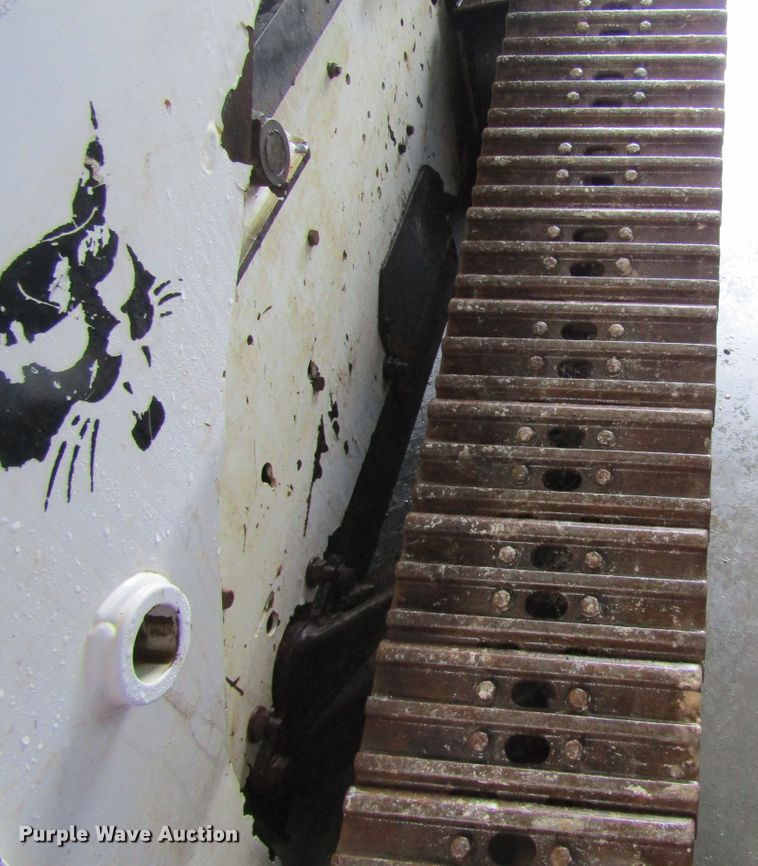 image for item IL9374 2011 Bobcat T320  tracked skid steer loader