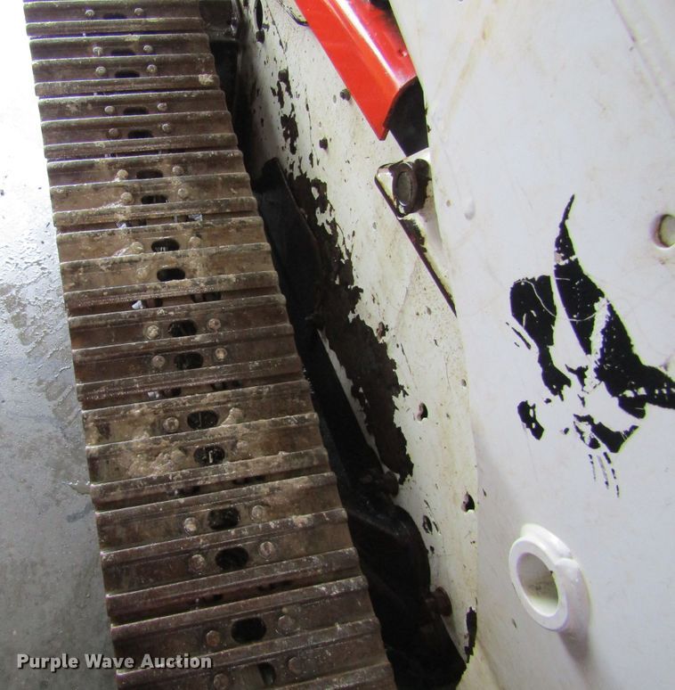 image for item IL9374 2011 Bobcat T320  tracked skid steer loader