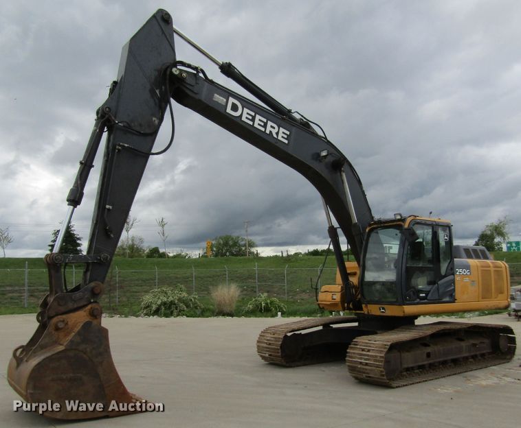 image for item IL9394 2011 John Deere 250G LC  excavator