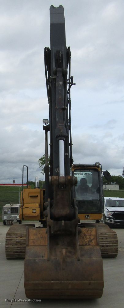 image for item IL9394 2011 John Deere 250G LC  excavator
