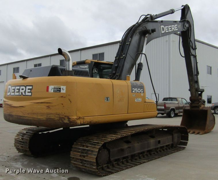 image for item IL9394 2011 John Deere 250G LC  excavator
