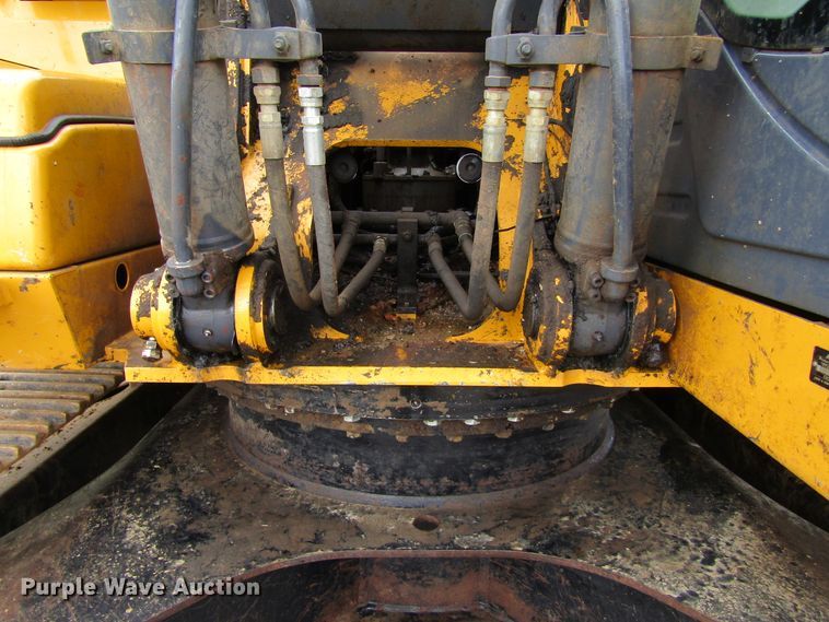 image for item IL9394 2011 John Deere 250G LC  excavator