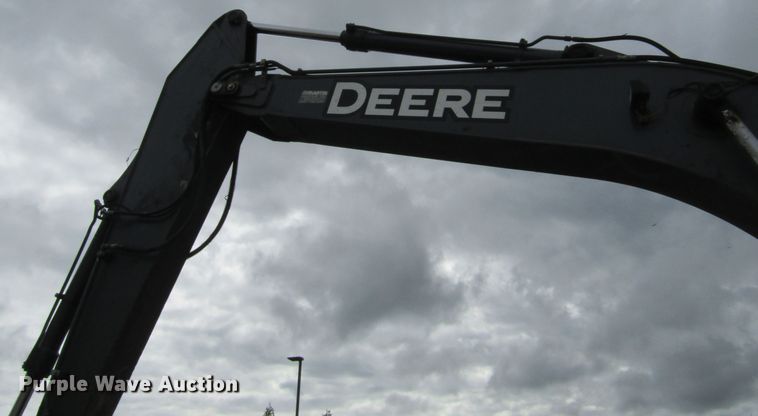 image for item IL9394 2011 John Deere 250G LC  excavator