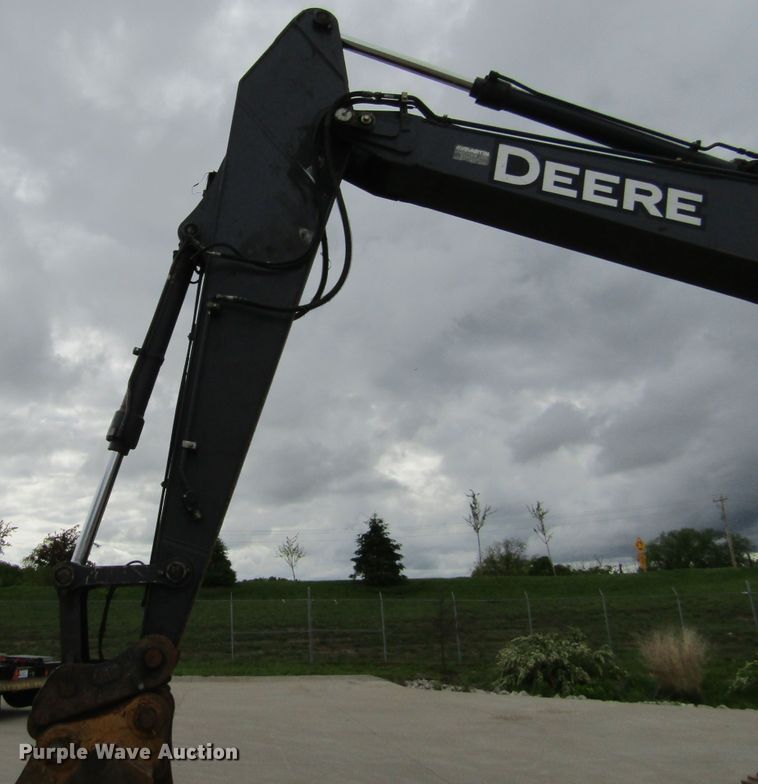 image for item IL9394 2011 John Deere 250G LC  excavator