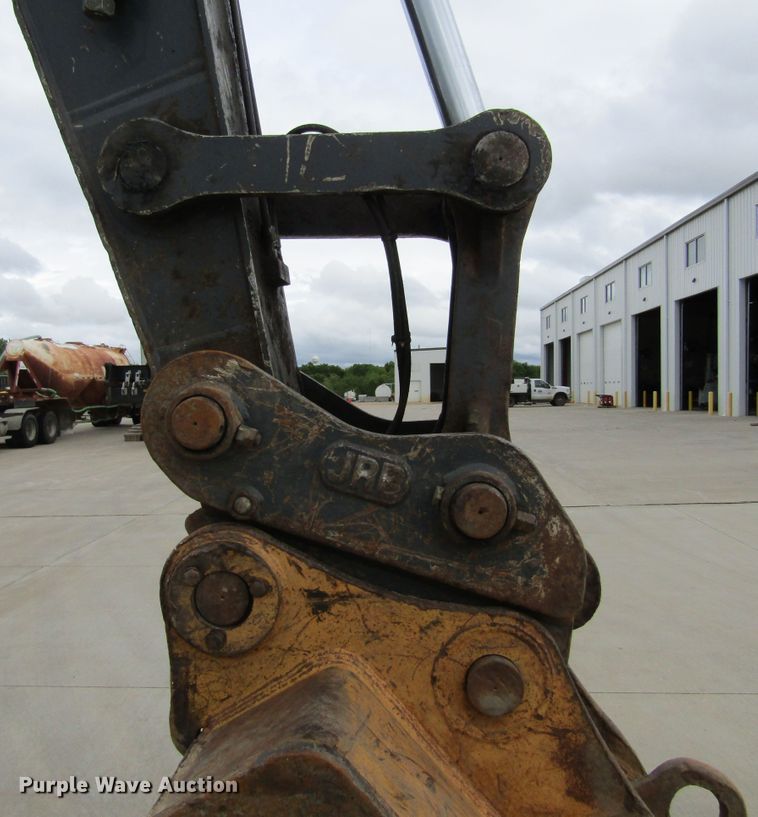 image for item IL9394 2011 John Deere 250G LC  excavator