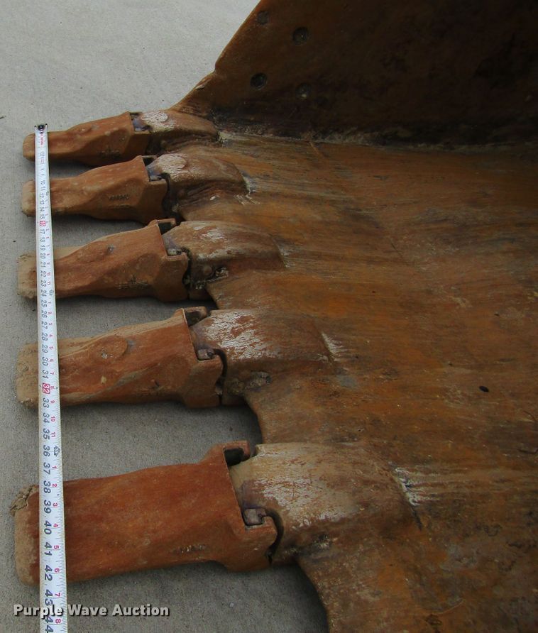 image for item IL9394 2011 John Deere 250G LC  excavator