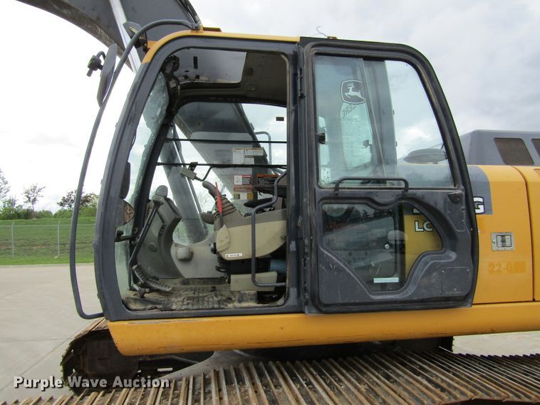 image for item IL9394 2011 John Deere 250G LC  excavator