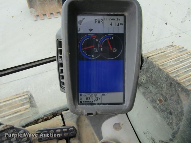 image for item IL9394 2011 John Deere 250G LC  excavator