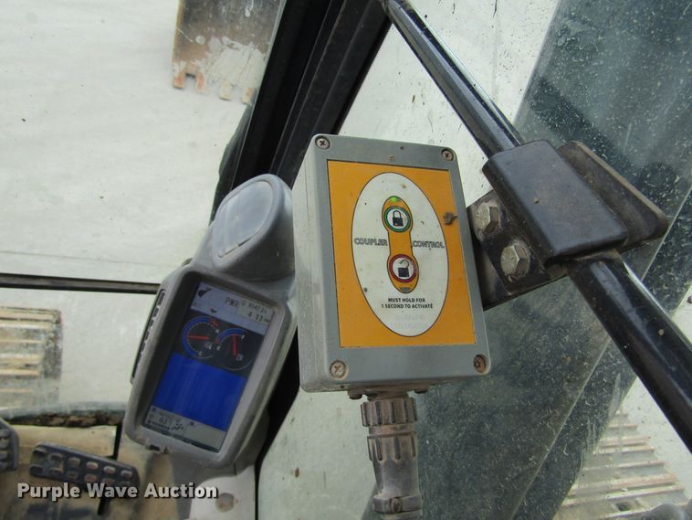 image for item IL9394 2011 John Deere 250G LC  excavator