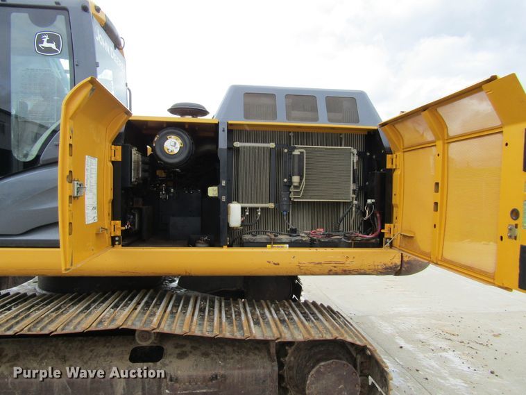 image for item IL9394 2011 John Deere 250G LC  excavator